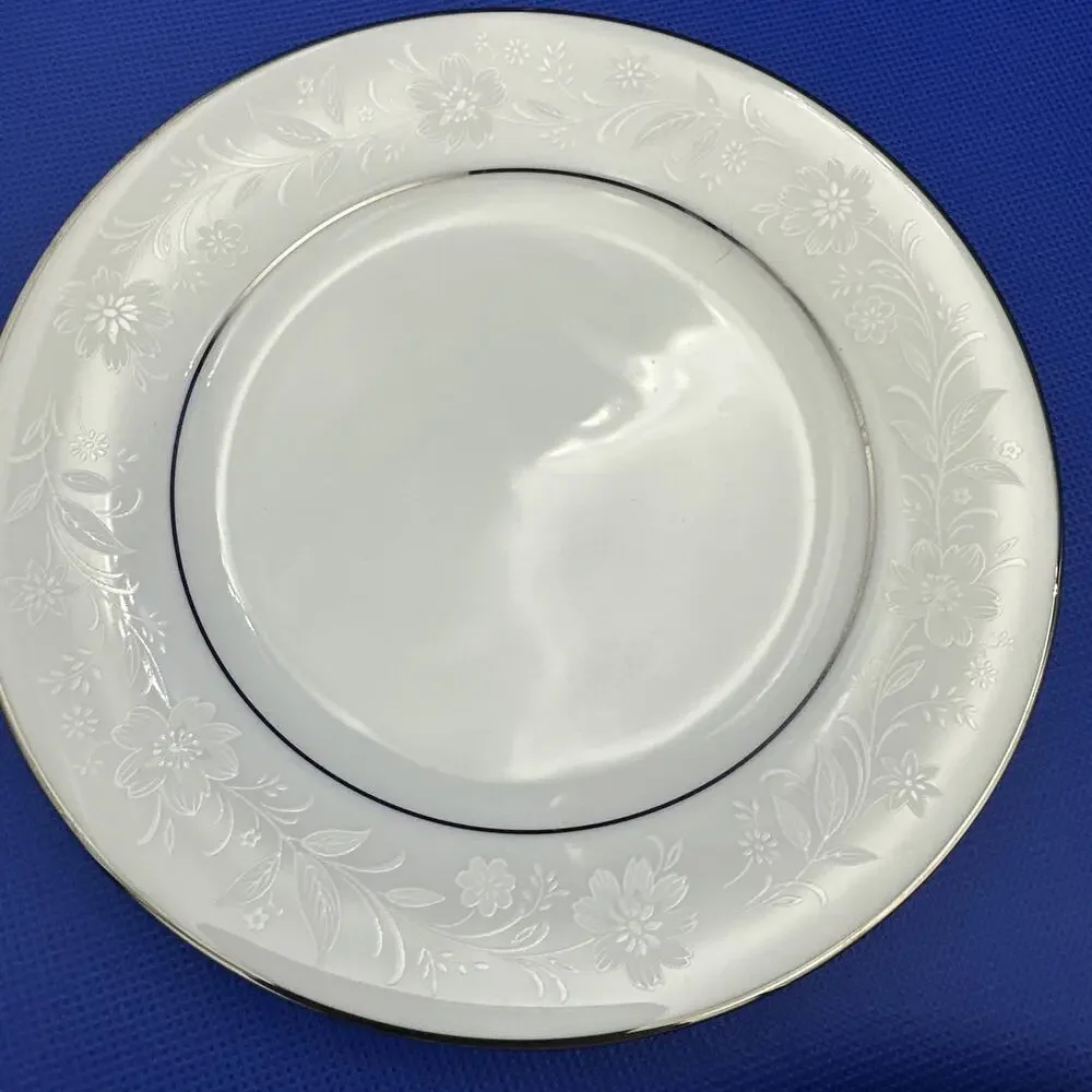 Noritake Ranier 6909 Bread Plates 6 3/8” White Floral on White Silver Rim‎ Set 4